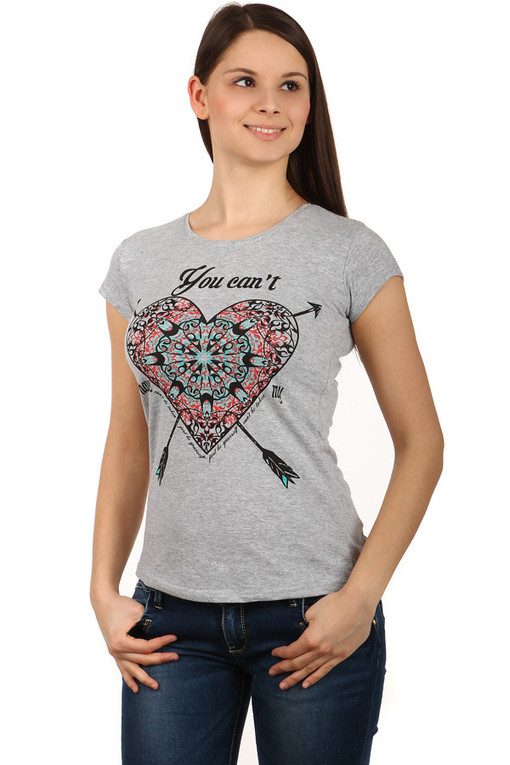Bavlnené dámske tričko s potlačou srdca a krátkymi rukávmi