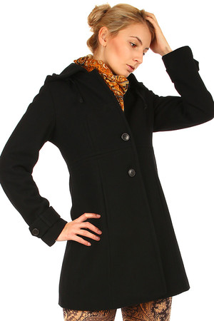 Dámsky elegantný vlnený kabát s odnímateľnou kapucňou. Zapínanie na gombíky. Áčkový strih. Vhodný na zimu. Až