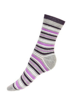 Prúžkované ponožky v mnohých farebných prevedeniach. Materiál: 90% bavlna, 5% polyamid, 5% elastan Dovoz: Maďarsko