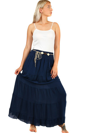 Dámska jednofarebná letná maxi sukňa s ozdobným lanovým opaskom. Sukňa má všitú spodničku a pružný, hladký