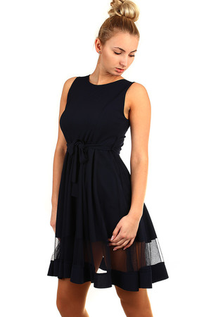 Dámske krátke spoločenské šaty. dvojvrstvový vzhlad s priehladnou časti na sukni s tylovou sukňou v áčkovom strihu