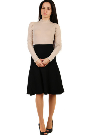 Čierna dámska úpletová sukňa jednofarebné prevedenie elastický silnejší materiál áčkový strih vysoký pružný