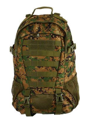 Praktický batoh v army farbách hlavný oddiel so zapínaním na zips vnútri jeden vel'ký celistvý priestor a dve
