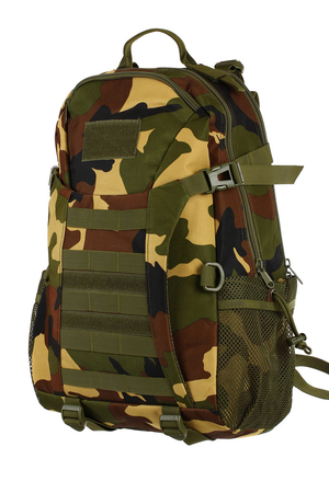 Praktický batoh v army štýle jeden hlavný oddiel so zapínaním na zips možnosť zmenšenia alebo zväčšenia vďaka