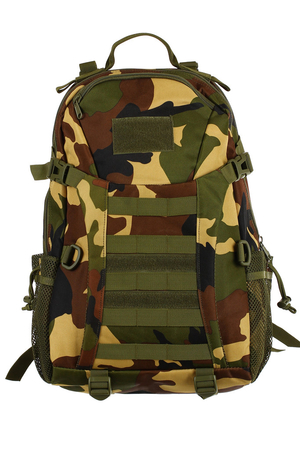 Praktický batoh v army štýle jeden hlavný oddiel so zapínaním na zips možnosť zmenšenia alebo zväčšenia vďaka