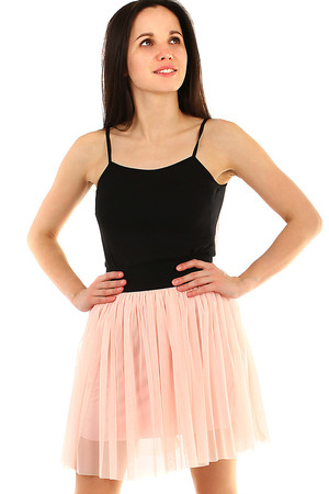 Krátka dámska tylová sukňa jednofarebná bez zapínania v páse pružná čierna guma tylová vrstva a spodnica z