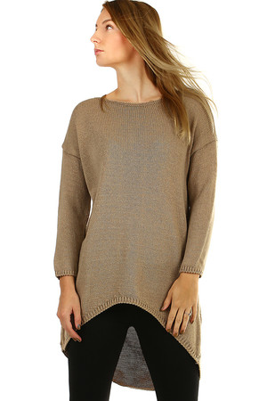 Oversized dámsky sveter v jednofarebnom prevedení. hrejivý materiál hladký úplet s rebrovanými lemami predný aj