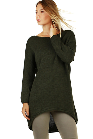 Oversized dámsky sveter v jednofarebnom prevedení. hrejivý materiál hladký úplet s rebrovanými lemami predný aj