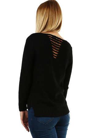 Dámsky sveter s dlhým rukávom a s prestrihmi na chrbte v tvare véčka. jednofarebný stredná dĺžka dekolt v tvare