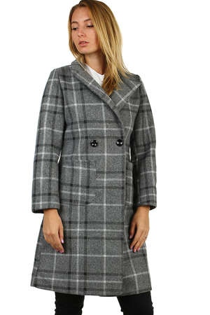 Elegantný dámsky kabát s károvaným vzorom v klasickom nestárnucom