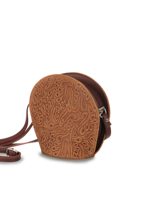 Dámska kožená gul'atá kabelka s celoplošným kvetinovým reliéfom zaujímavý vzor originálny, dobre držiaci tvar