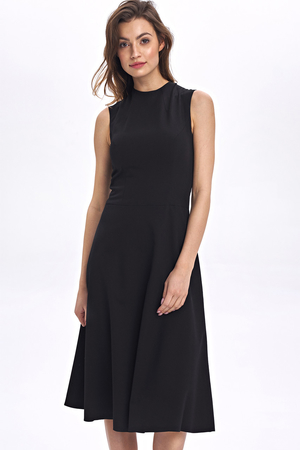 Úchvatné minimalistické dámske šaty potvrdzujúci príslovie ,, v jednoduhosti je krása 