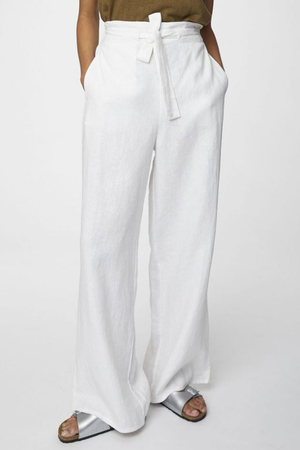 Konopné biele nohavice na leto pre priaznivcov prírodných materiálov a udržatel'nej módy pohodlné a v teple chladivé