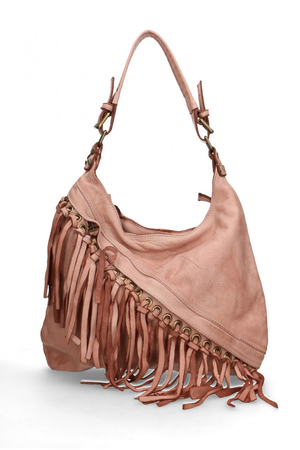 Talianska kožená kabelka zdobená elegantnými strapcami z edície Exclusive. veľké vnútorné vrecko zadné vrecko na