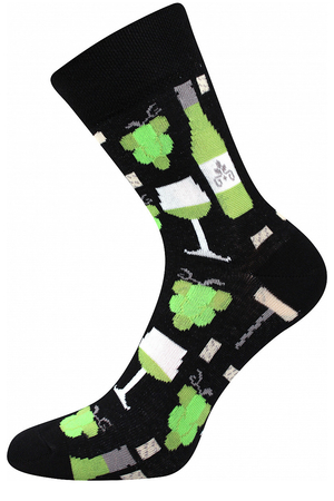 Slabé bavlnené ponožky vhodné na návštevu vinárne. jeden pár ponožiek v čierno-zelenej farbe pre milovníkov