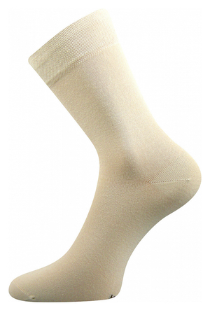 Dámske a pánske spoločenské ponožky z bukovej viskózy. ponožky sú vyrobené z viskózy získavané z dreva buku