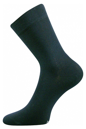 Dámske a pánske spoločenské ponožky z bukovej viskózy. ponožky sú vyrobené z viskózy získavané z dreva buku