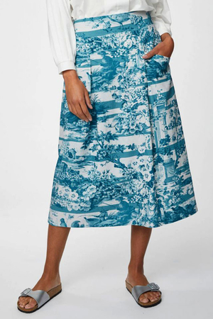 Jedinečná modrobiela dámska sukňa s výraznou francúzskou potlačou vyrobená z príjemného materiálu s vysokým
