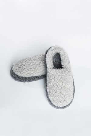Unisex teplé papuče z pravej ovčej vlny udržia Vaše nohy v teple pre neho aj pre ňu prírodný materiál barankové
