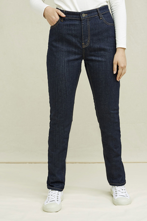 Pohodlné dámske džínsy na každodenné nosenie od značky People Tree z 98% z organickej bavlny vysoký pás vpredu a