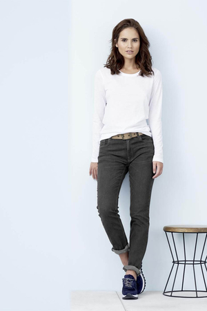 Dámske čierne EKO džínsy udržatel'ná móda nemecká značka Living Crafts s 2% elastanu jemne sa prispôsobí postave