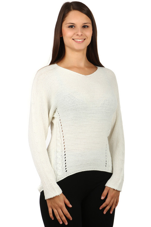 Pletený sveter s ornamentom na chrbte