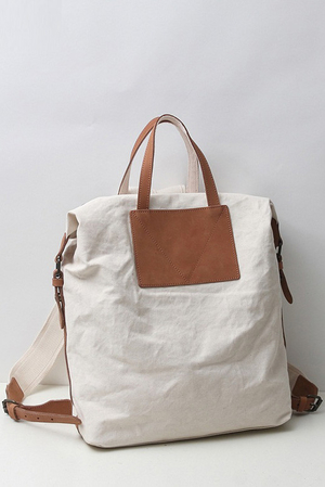 Jednoduchý batoh a taška v jednomz pevného plátna s koženými detailmi s podšívkou dve vnútorné voľne prístupné