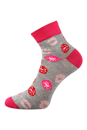 Farebné ponožky od českej značky Boma so vzorom jednofarebná špička a päta pružný nezvieravý lem príjemné na