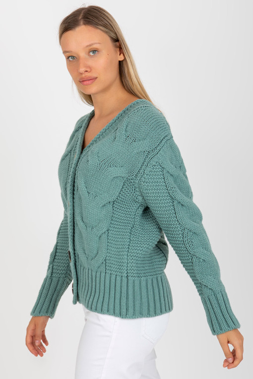 Vlnený sveter s výrazným vzorom
