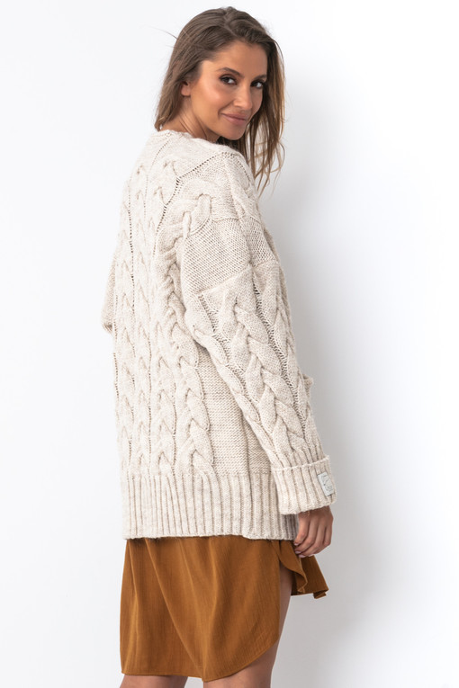 Pletený vlnený sveter