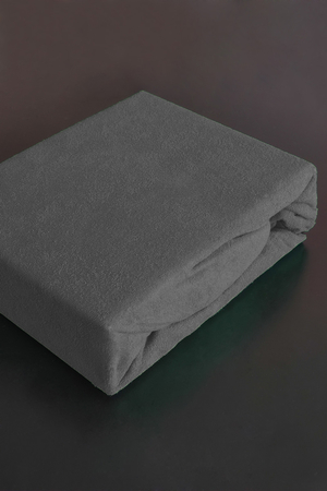 Froté plachty na posteľ sú príjemné na dotyk a hrejivé, vhodné na celoročné použitie. Naše lacné plachty Froté