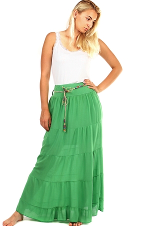 Dámska jednofarebná letná maxi sukňa s ozdobným lanovým opaskom. Sukňa má všitú spodničku a pružný, hladký