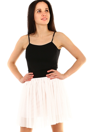 Krátka dámska tylová sukňa jednofarebná bez zapínania v páse pružná čierna guma tylová vrstva a spodnica z