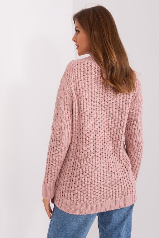 Prepienací vlnený sveter s vel'kými gombíkmi